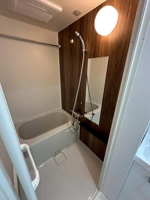 ��ʌ��z�J�s�����T���ڂ̃A�p�[�g�̃o�X