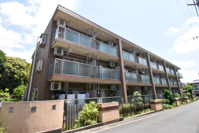 ��ʌ�����s�厚������̃}���V�����̌����O��