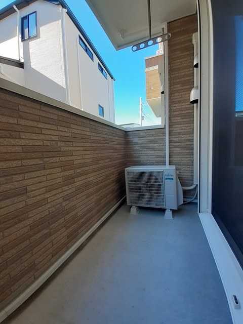 ��ʌ��������܎s���搼��{�S���ڂ̃A�p�[�g�̃o���R�j�[