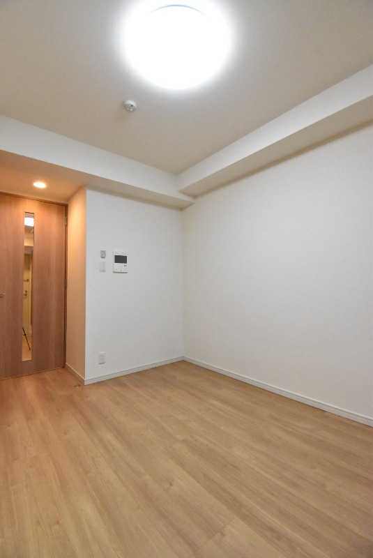 ��ʌ������s�h���Q���ڂ̃}���V�����̋��ԁE���r���O