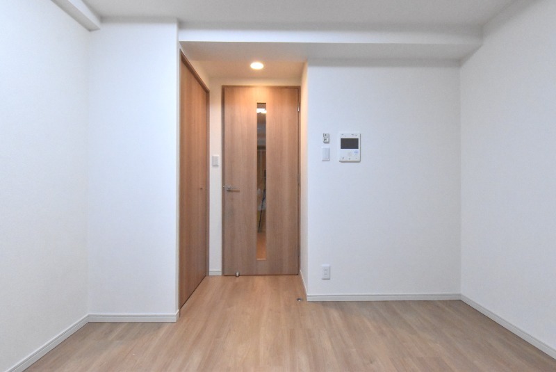 ��ʌ������s�h���Q���ڂ̃}���V�����̋����E���r���O