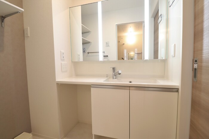 ��ʌ��z�J�s�����쒬�̃A�p�[�g�̐��ʏ�