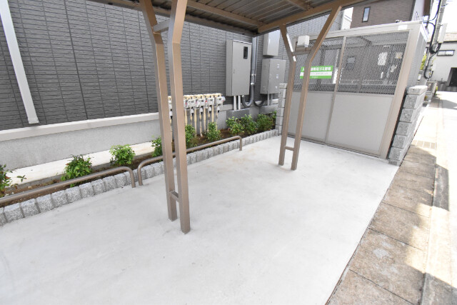 ��ʌ��z�J�s�����쒬�̃A�p�[�g�̂��̑�