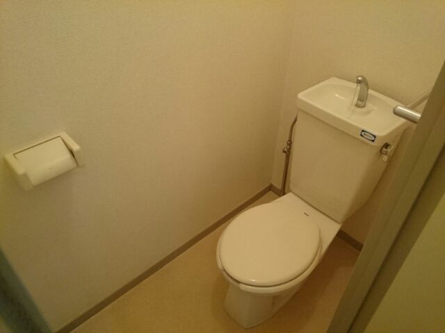 ��ʌ�����s�˒������̃A�p�[�g�̃o�X