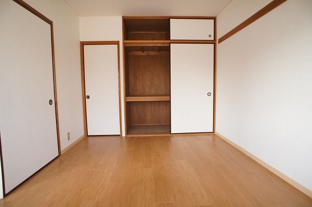 ��ʌ�����s�˒������̃A�p�[�g�̎��[