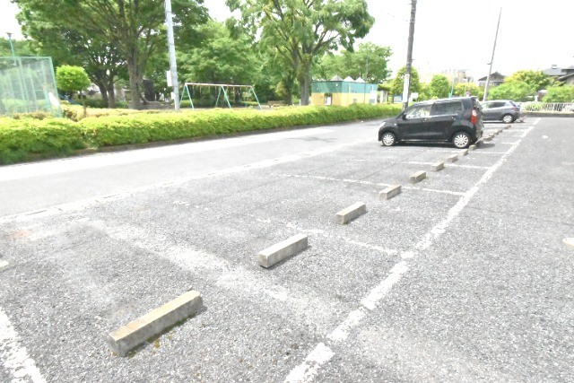 ��ʌ�����s�˒������̃A�p�[�g�̒��ԏ�