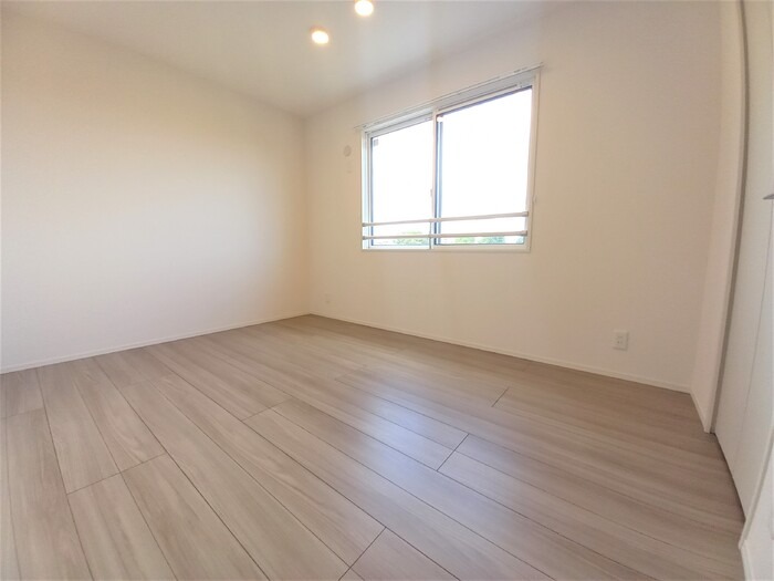 ��ʌ��z�J�s�����쒬�̃A�p�[�g�̂��̑������E�X�y�[�X