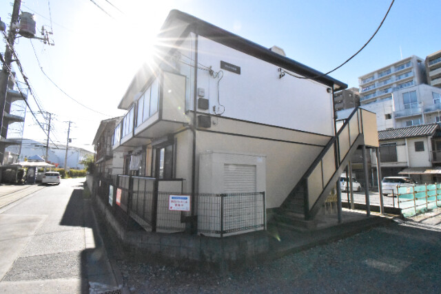 ��ʌ��������܎s�Y�a��j���J�S���ڂ̃A�p�[�g�̌����O��