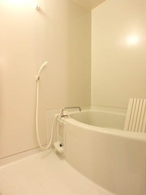 ��ʌ��������܎s��{����\���Q���ڂ̃A�p�[�g�̃o�X