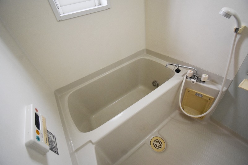 ��ʌ��z�J�s�����Q���ڂ̃A�p�[�g�̃o�X