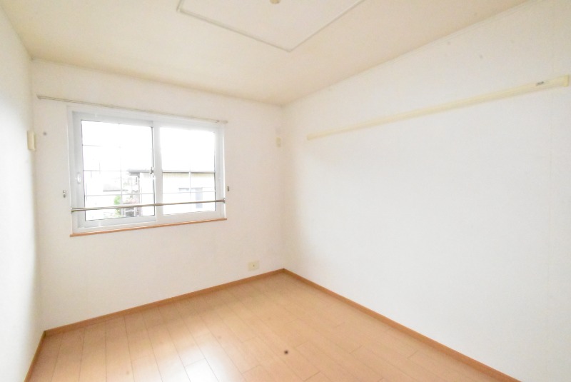 ��ʌ��z�J�s�����Q���ڂ̃A�p�[�g�̂��̑������E�X�y�[�X