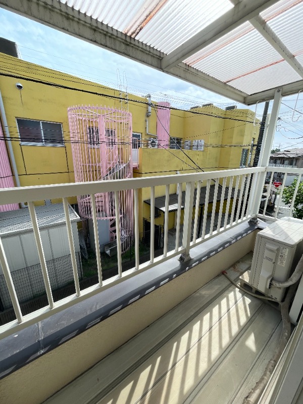 ��ʌ��������܎s��{��O���R���ڂ̃A�p�[�g�̃o���R�j�[