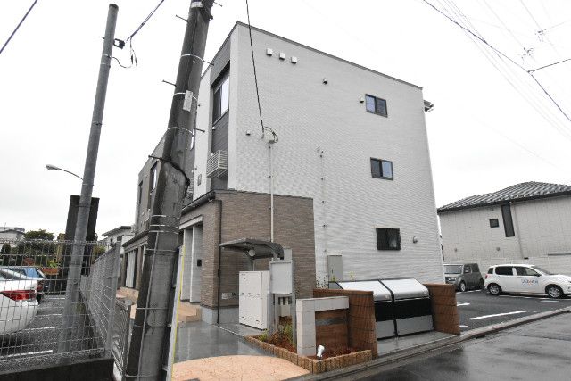 ��ʌ��������܎s��掭��܂V����5-16�̃A�p�[�g�̌����O��