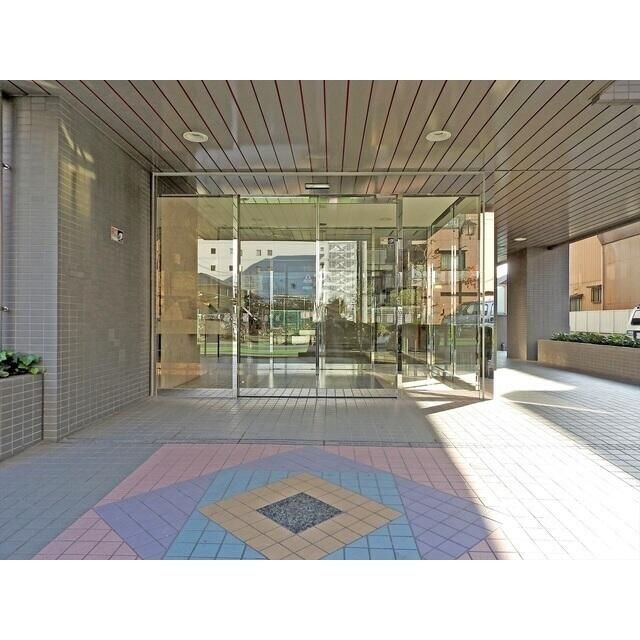 ��ʌ������s�����Q���ڂ̃}���V�����̃G���g�����X