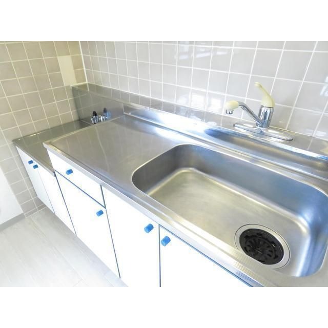 ��ʌ�����s�˒˂Q���ڂ̃}���V�����̃L�b�`��