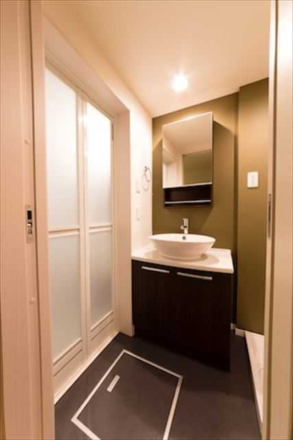 ��ʌ��������܎s��΋擌��΂R���ڂ̃A�p�[�g�̐��ʏ�