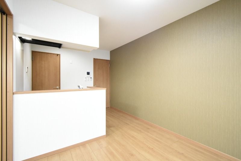 ��ʌ��������܎s������厚���n��̃A�p�[�g�̋����E���r���O