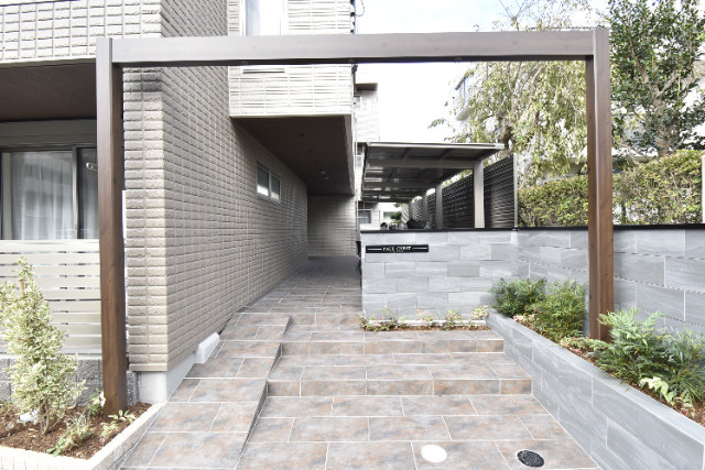 ��ʌ��������܎s��{��听���R���ڂ̃}���V�����̃G���g�����X