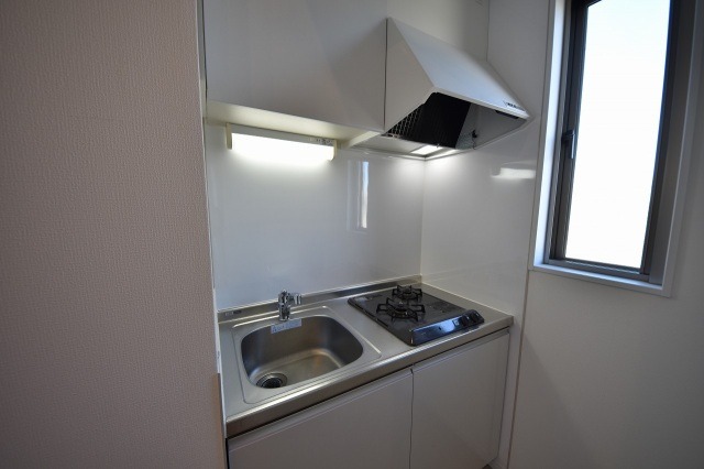 ��ʌ�����s����R���ڂ̃A�p�[�g�̃L�b�`��