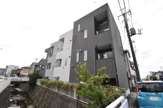 ��ʌ�����s����R���ڂ̃A�p�[�g�̌����O��