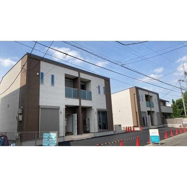 ��ʌ�����s�����Q���ڂ̃e���X�n�E�X�̌����O��