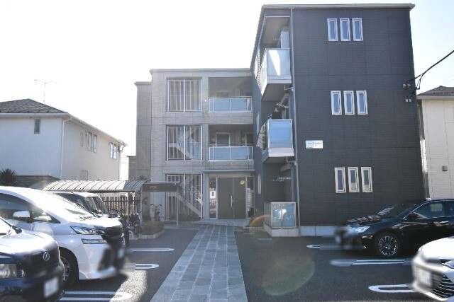 ��ʌ��z�J�s���C�N�^�E���U���ڂ̃}���V�����̌����O��