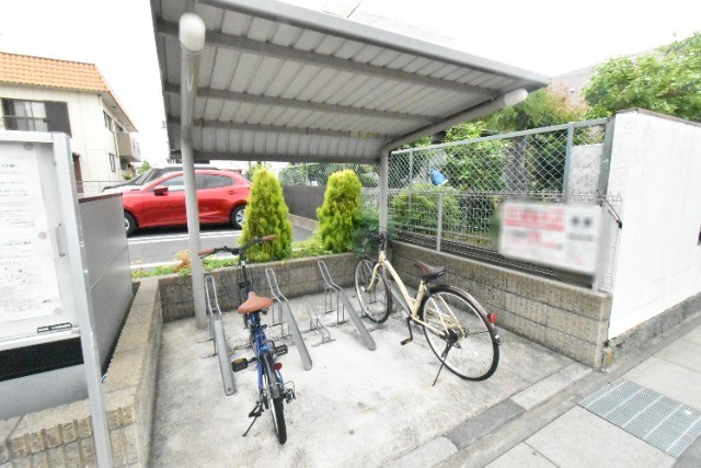 ��ʌ�����s�˒������̃A�p�[�g�̂��̑�