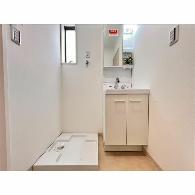 ��ʌ�����s�����Q���ڂ̃e���X�n�E�X�̐��ʏ�