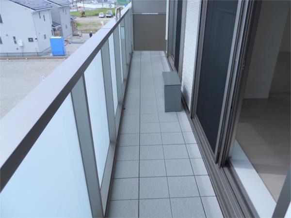 ��ʌ��z�J�s���C�N�^�E���U���ڂ̃}���V�����̃o���R�j�[