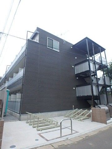 ��ʌ��������܎s��{����ؒ��S����889�̃}���V�����̌����O��