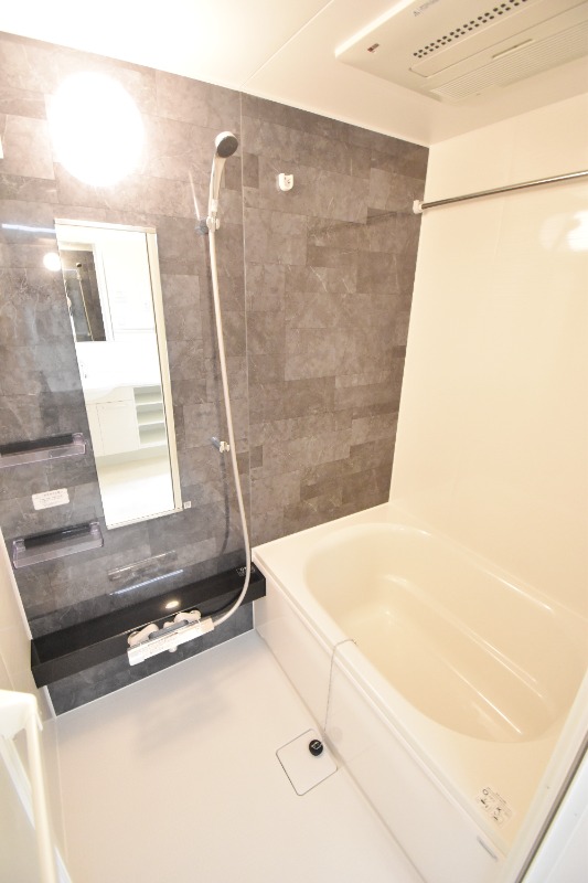 ��ʌ��������܎s��{��听���P���ڂ̃A�p�[�g�̃o�X