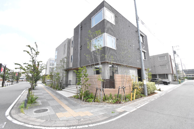 ��ʌ��������܎s�΋�����R���ڂ̃}���V�����̌����O��