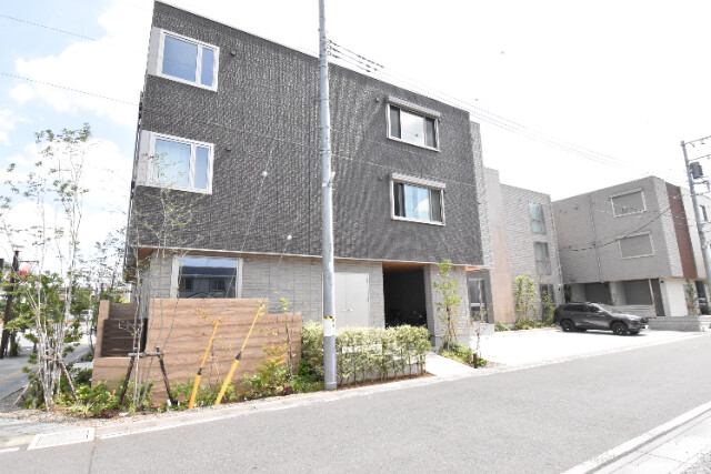 ��ʌ��������܎s�΋�����R���ڂ̃}���V�����̌����O��