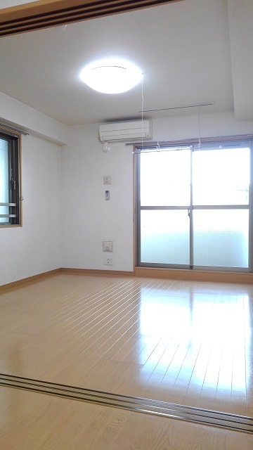 ��ʌ��t�����s�����P���ڂ̃}���V�����̂��̑������E�X�y�[�X