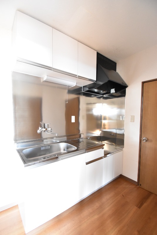 ��ʌ�����s�˒˂Q���ڂ̃}���V�����̃L�b�`��