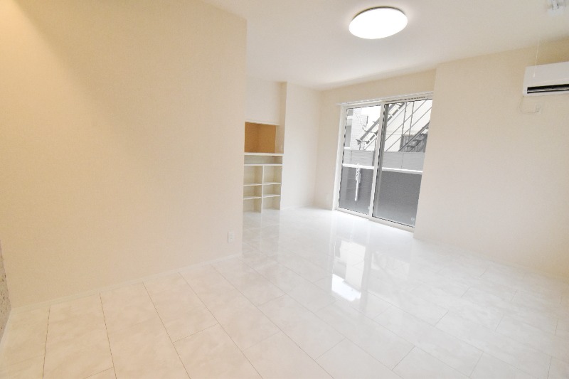 ��ʌ��������܎s��{��听���P���ڂ̃A�p�[�g�̋����E���r���O