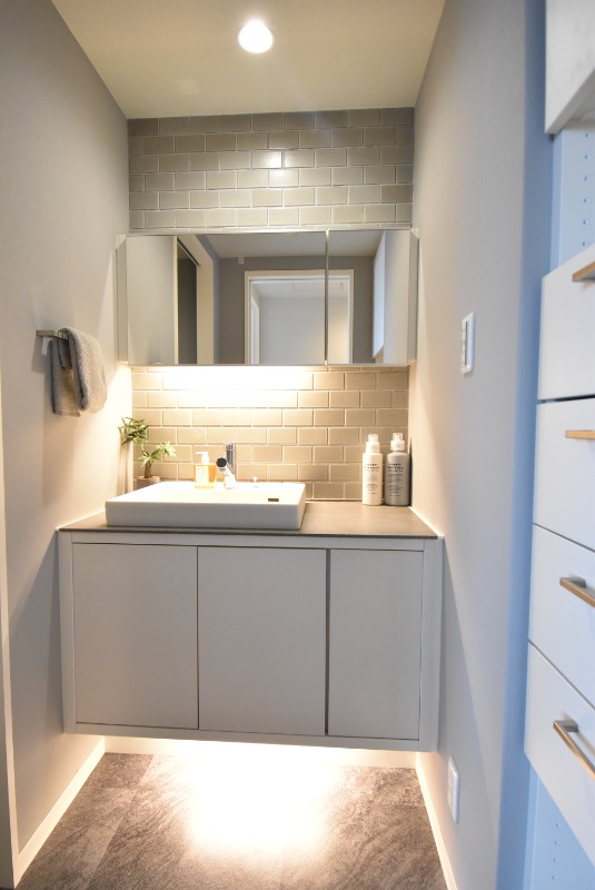 ��ʌ��������܎s�΋�����R���ڂ̃}���V�����̐��ʏ�