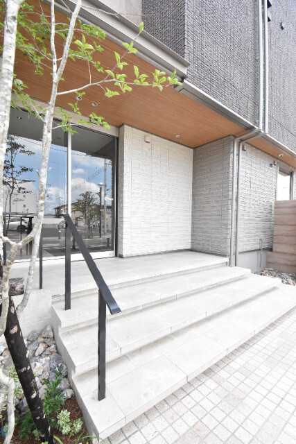 ��ʌ��������܎s�΋�����R���ڂ̃}���V�����̃G���g�����X