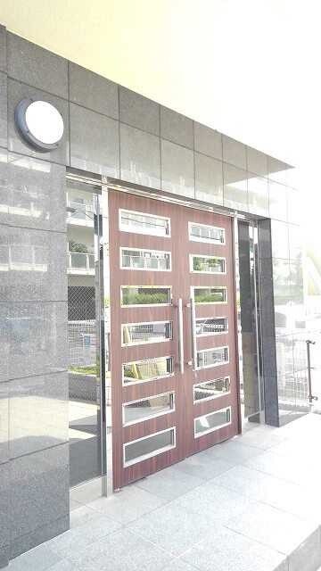 ��ʌ��t�����s�����P���ڂ̃}���V�����̃G���g�����X