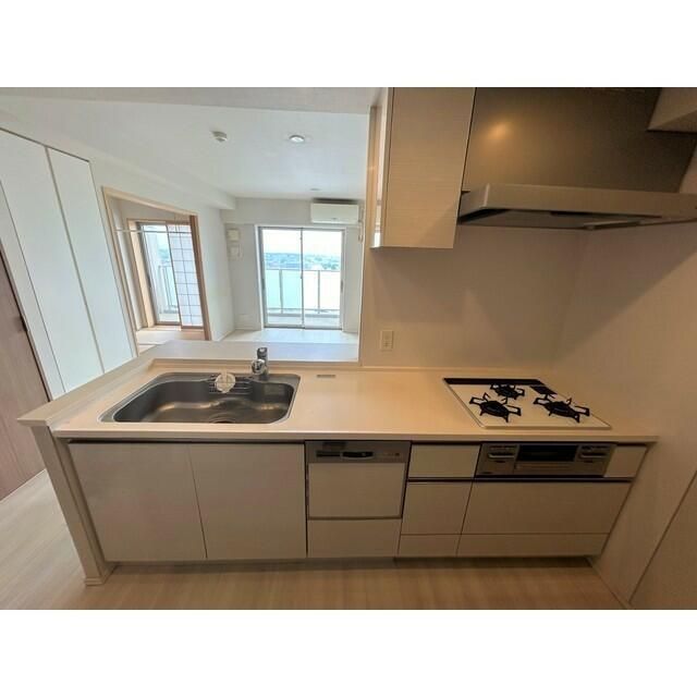 ��ʌ��������܎s��{��g�~���Q���ڂ̃}���V�����̃L�b�`��