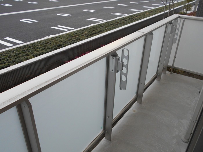 ��ʌ��z�J�s���C�N�^�E���X���ڂ̃A�p�[�g�̃o���R�j�[