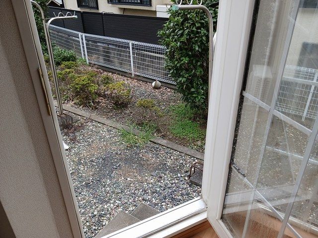 ��ʌ��t�����s��x�̃A�p�[�g�̃o���R�j�[