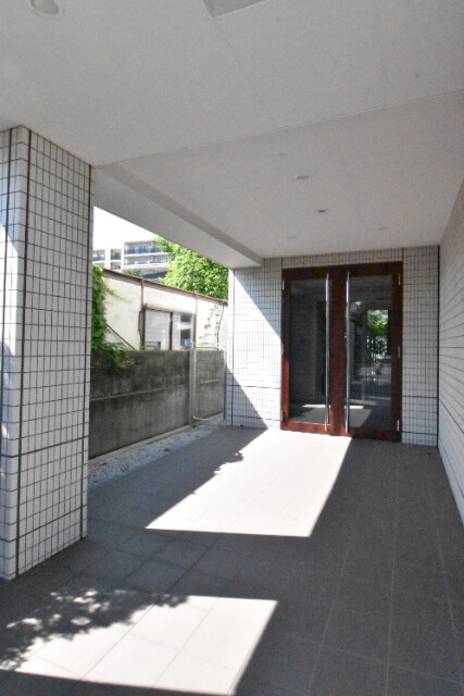 ��ʌ�����s�厚������̃}���V�����̃G���g�����X