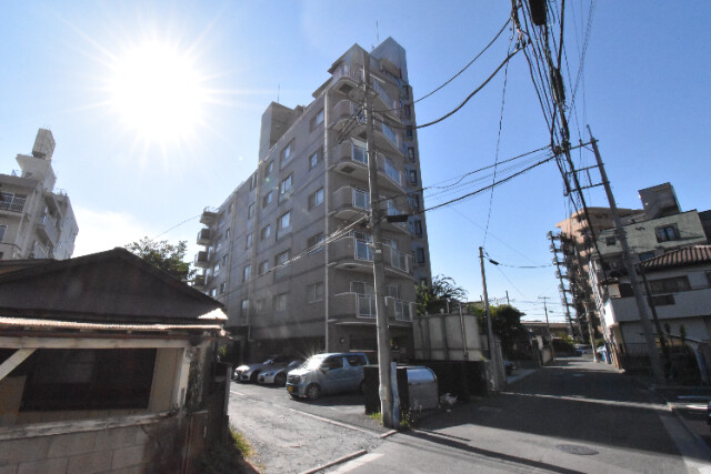 ��ʌ��������܎s��{��y�蒬�P���ڂ̃}���V�����̌����O��