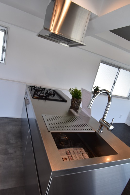 ��ʌ��������܎s��{��y�蒬�P���ڂ̃}���V�����̃L�b�`��