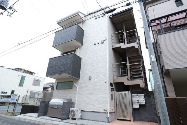 ��ʌ��������܎s��{����ؒ��S���ڂ̃A�p�[�g�̌����O��