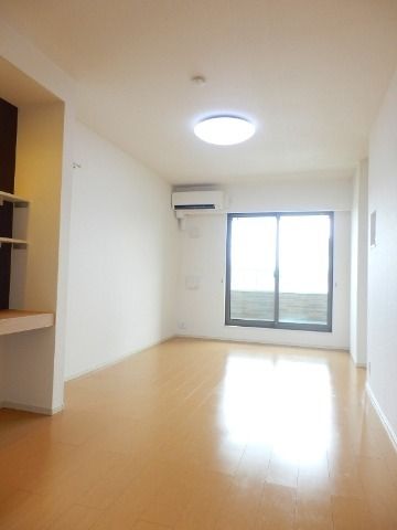 ��ʌ��z�J�s���C�N�^�E���V���ڂ̃A�p�[�g�̋��ԁE���r���O