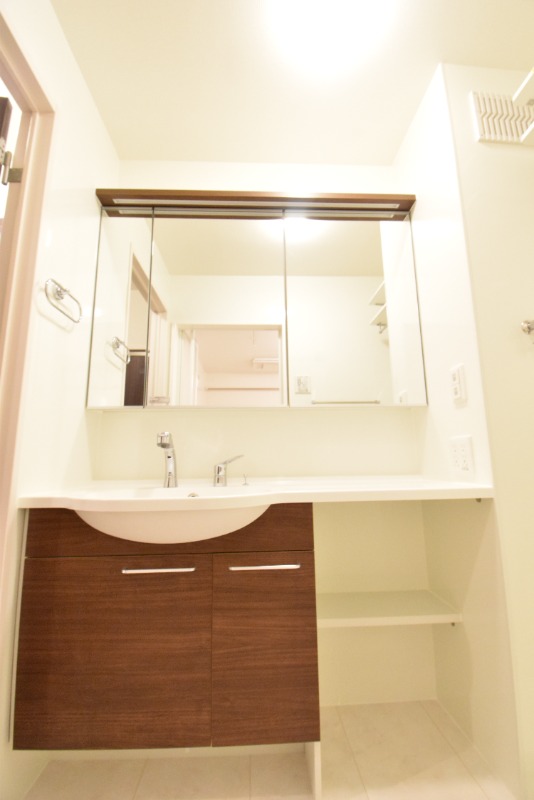 ��ʌ��������܎s��{��听���R���ڂ̃A�p�[�g�̐��ʏ�