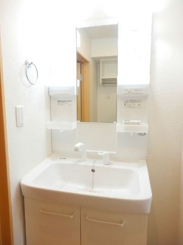 ��ʌ��z�J�s���C�N�^�E���V���ڂ̃A�p�[�g�̐��ʏ�