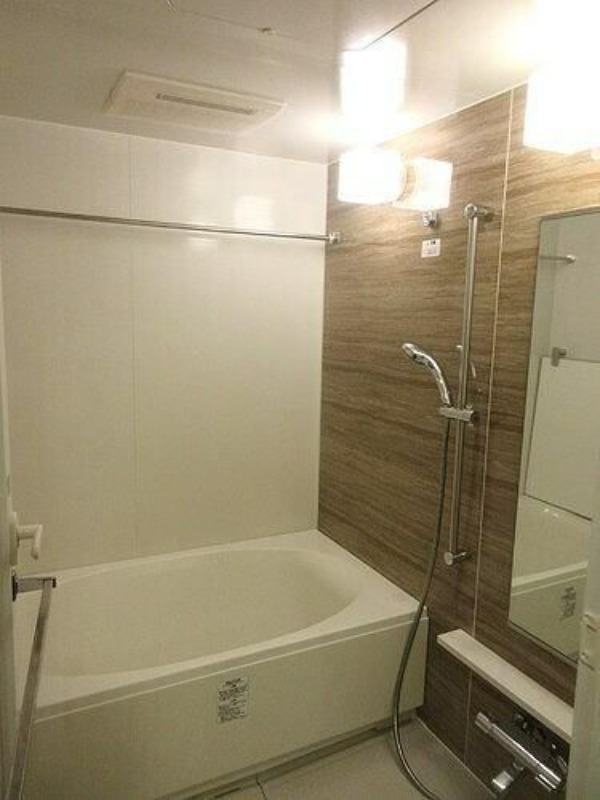 ��ʌ��z�J�s���C�N�^�E���W���ڂ̃}���V�����̃o�X